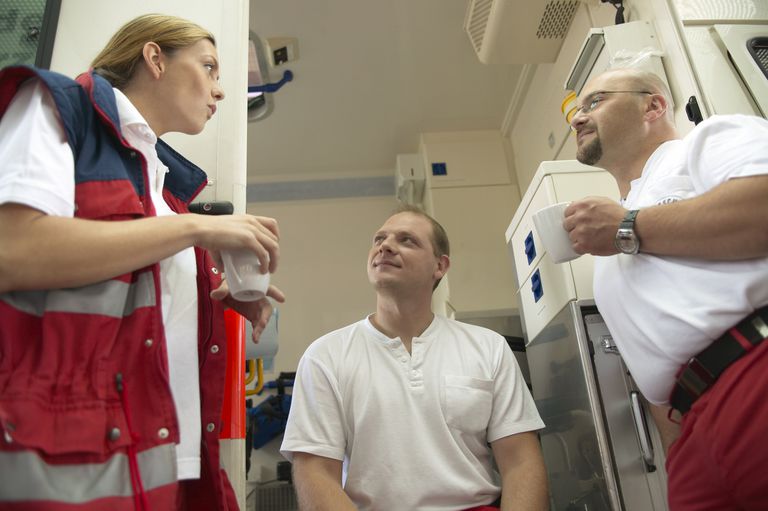 médicaux urgence, techniciens médicaux, techniciens médicaux urgence, ambulanciers paramédicaux