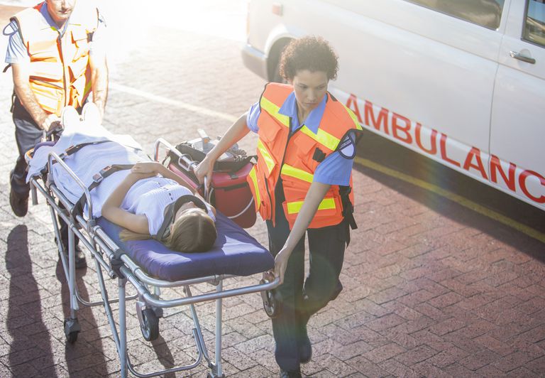 ambulanciers paramédicaux, informations médicales, intervenants urgence, vous avez, téléphone cellulaire