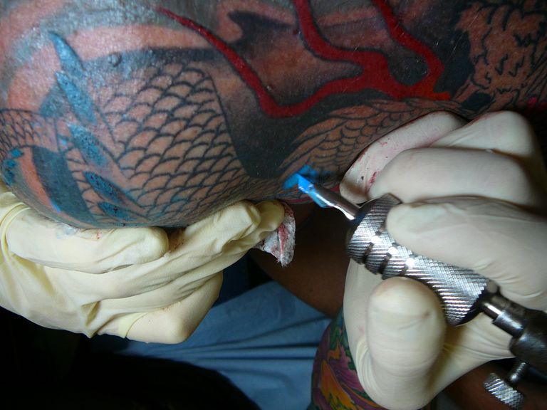 perçage corporel, tatouage perçage, tatouage piercing, pouvez également, tatouage perçage corporel, transmissibles sang
