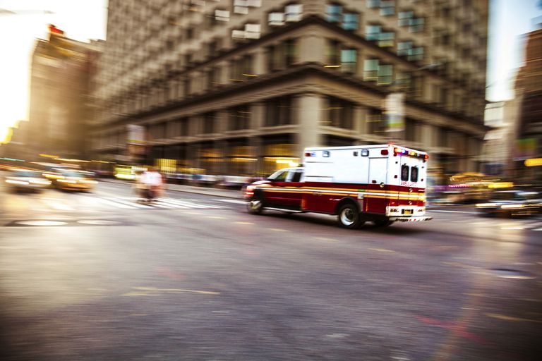 ambulances sont, vous avez, pour aider, pour cent, urgence médicale