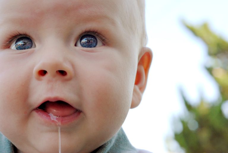 glandes salivaires, gonflement langue, peuvent être, surproduction salive