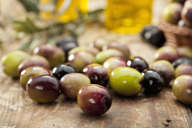 faible teneur, faible teneur glucides, olives noires, charge glycémique, considérée comme, fibres calories