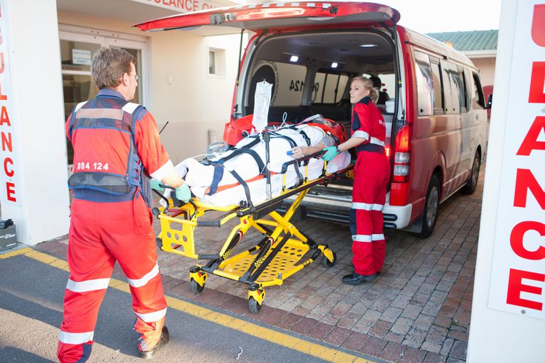 ambulanciers paramédicaux, centres traumatologie, pour enfants, régions pays, ambulanciers paramédicaux choisissent, dans centre