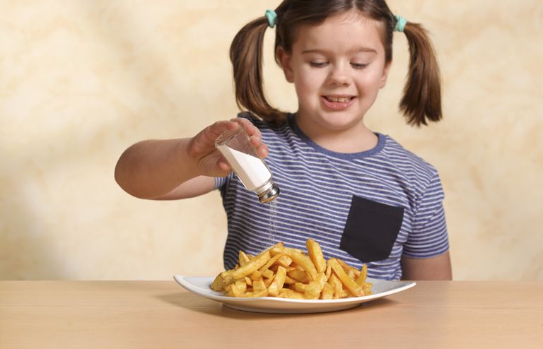 obésité infantile, chez enfants, dans alimentation, sodium alimentaire, alimentation enfants, apport élevé