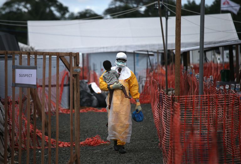 virus Ebola, après jours, infections parmi, Afrique Ouest, avait aussi, avec Ebola