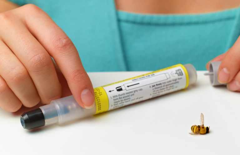 épinéphrine injectable, allergies alimentaires, EpiPens expirés, après leur, dans EpiPens