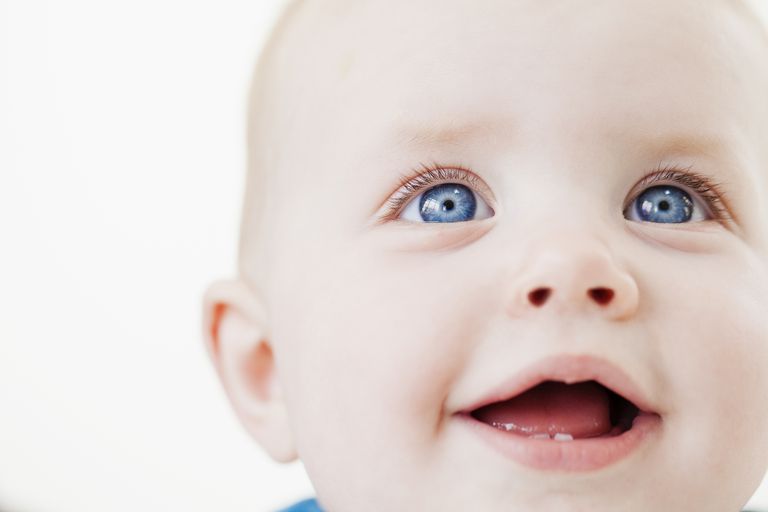 trois mois, bébés peuvent, développement vision, muscles oculaires, deux trois, deux trois mois