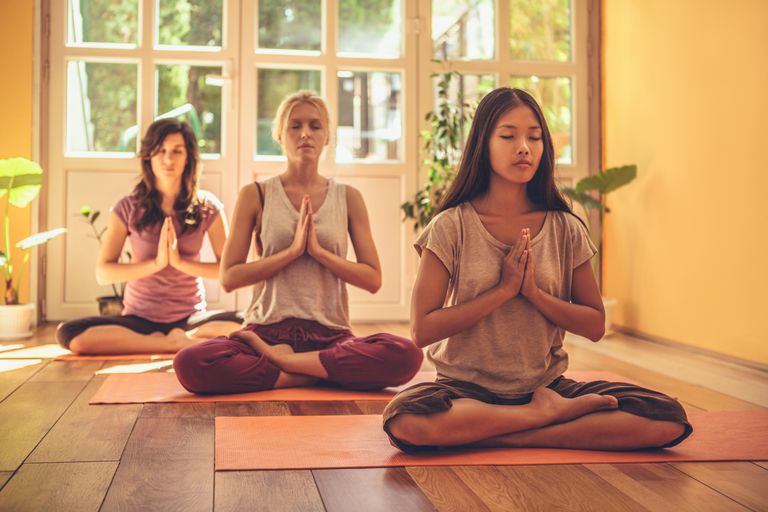 corps esprit, exercices respiration, postures yoga, Swami Satchidananda, yoga intégral, Yoga pratique