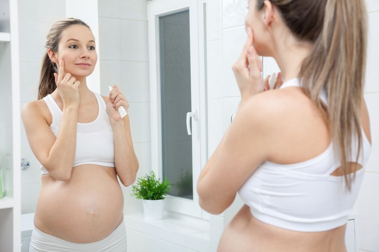 pendant grossesse, vous avez, après naissance, acné pendant