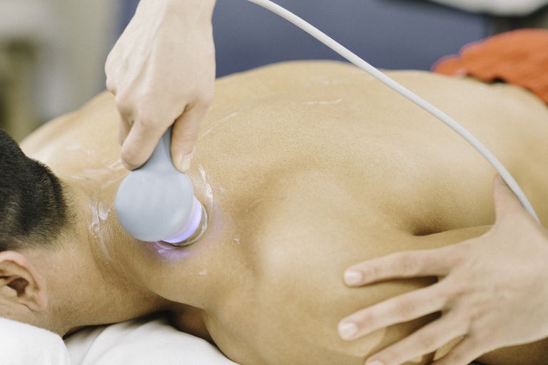 thérapie ultrasons, ondes sonores, tête transducteur, tissus mous, traitement ultrasons